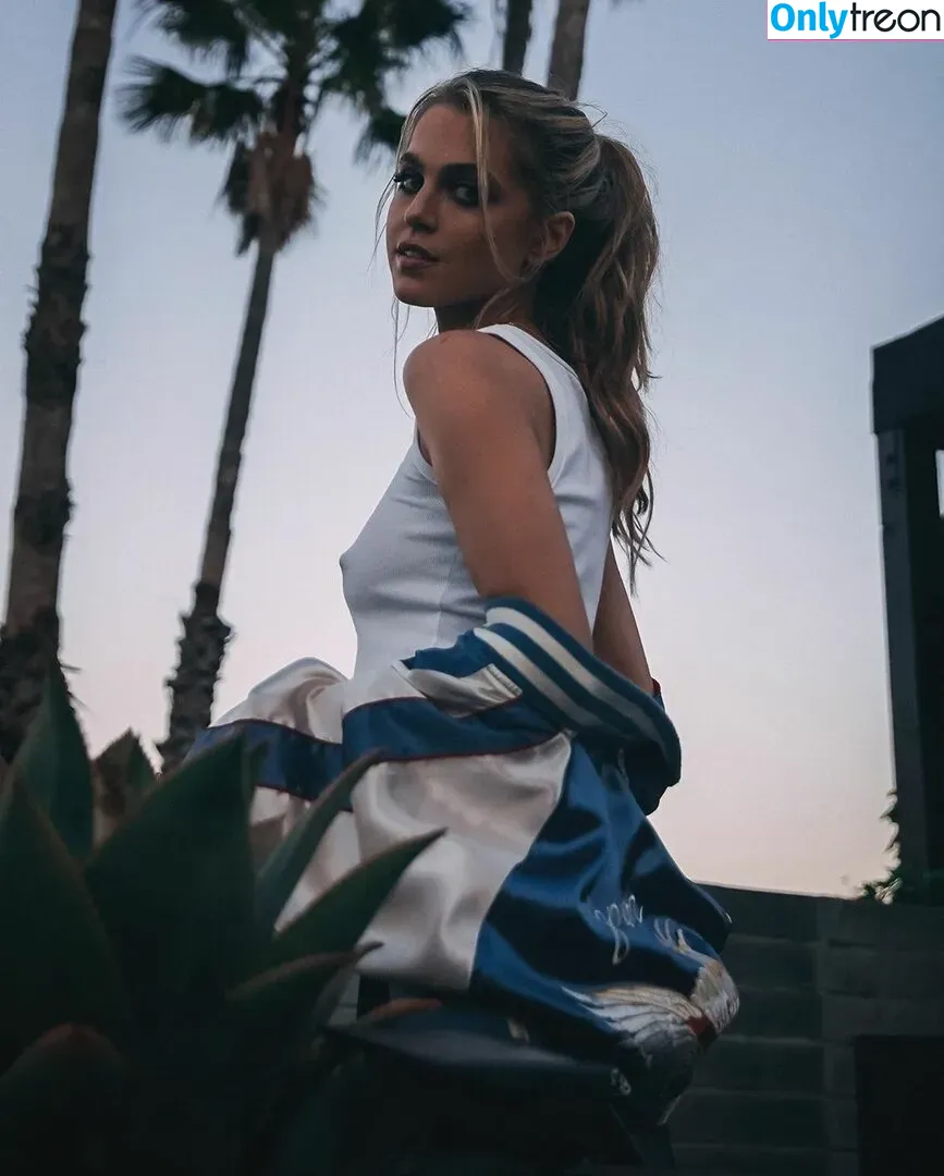 Anne Winters nude photo #0194 (anna_winters / annewinters)