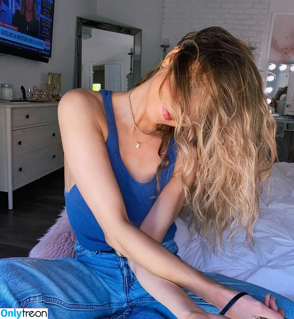 Anne Winters nude photo #0211 (anna_winters / annewinters)