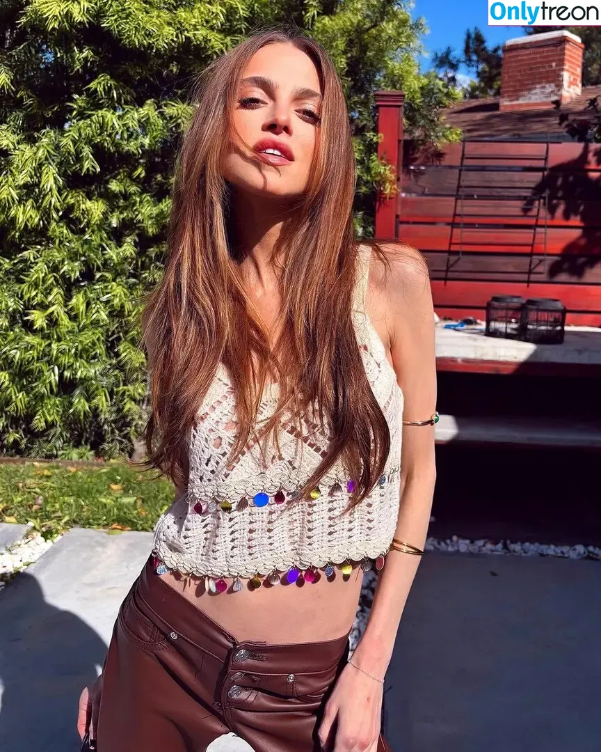 Anne Winters nude photo #0375 (anna_winters / annewinters)