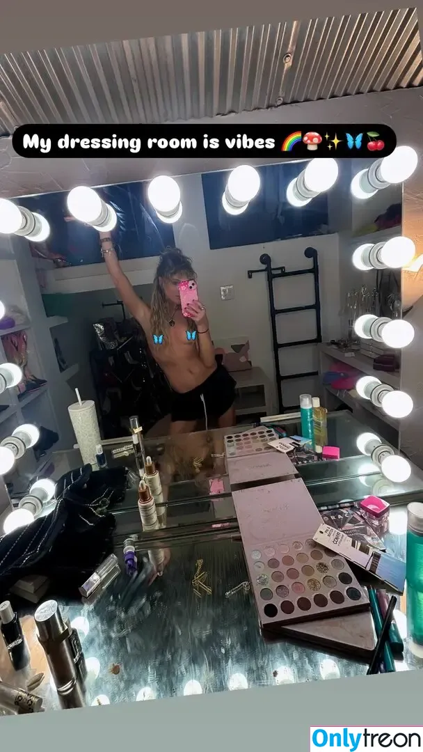 Anne Winters nude photo #0672 (anna_winters / annewinters)