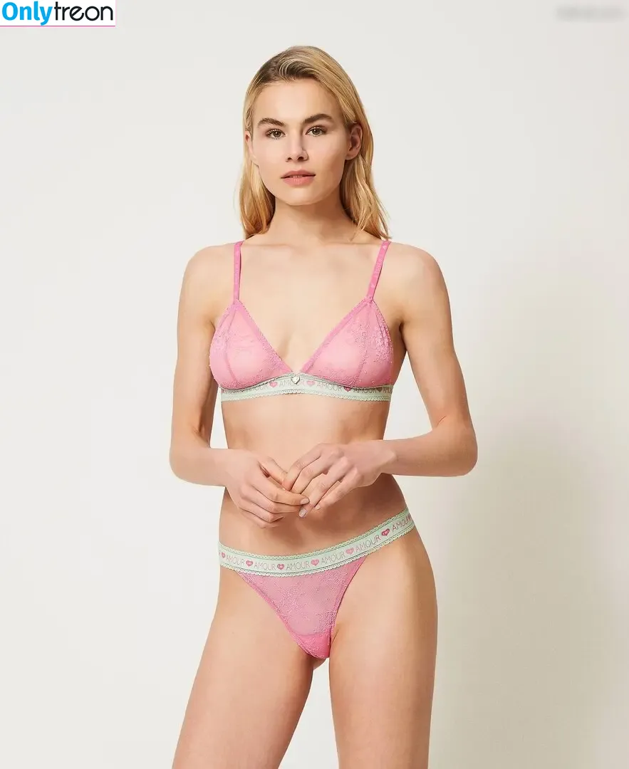 AnneKee Molenaar nude photo #0003 (annekeemolenaar)