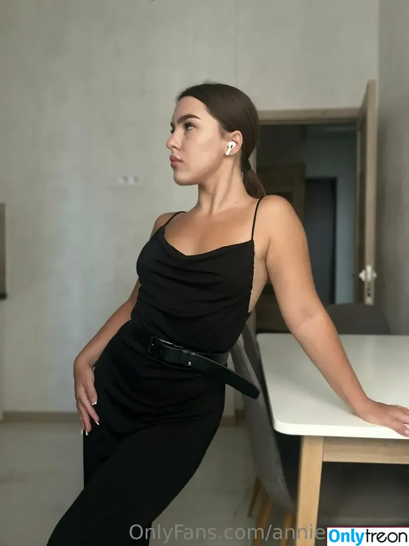 anneterra nude photo #0005 (anne.terra)