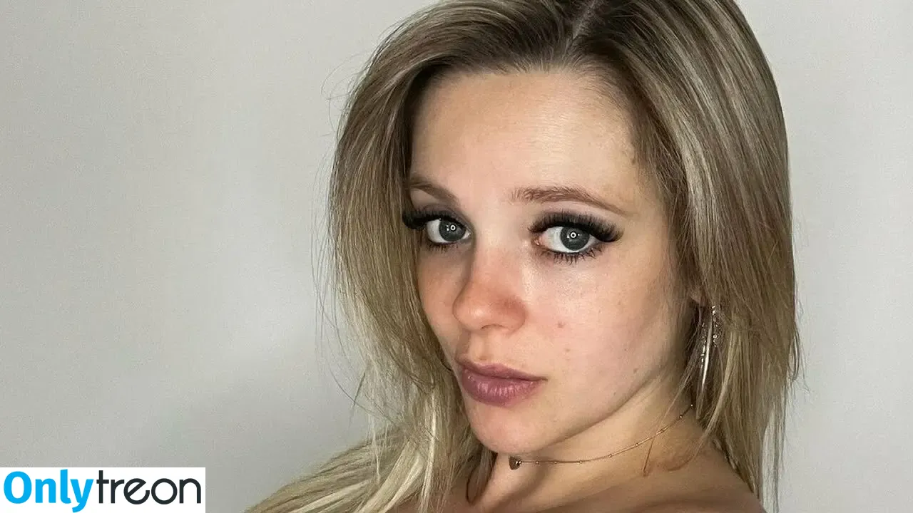 Annewünsche nude photo #0023 (Annewünsche)