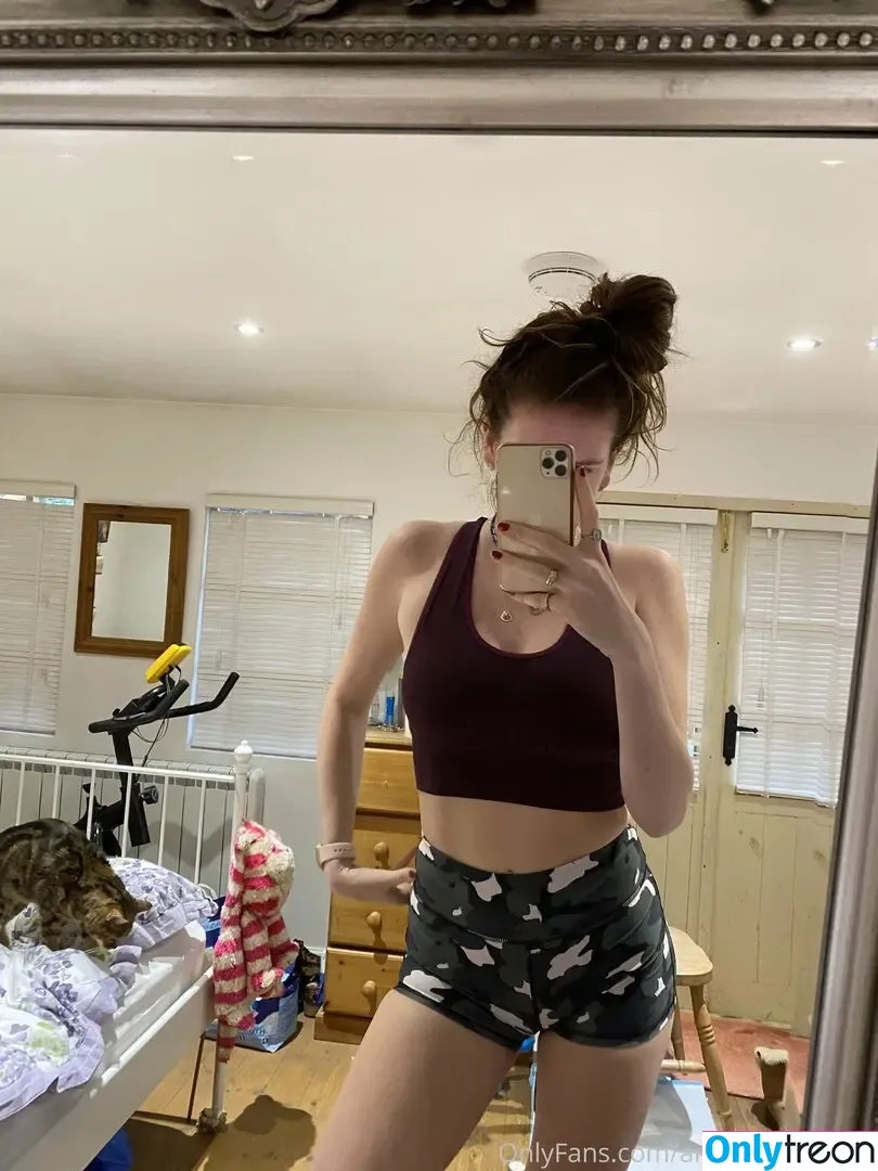 annieecharlottefree nude photo #0070 (annieecharlotte)