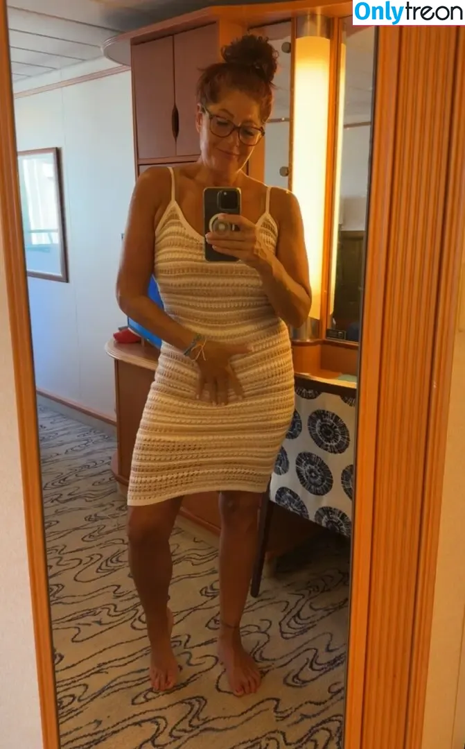 anniesavoy nude photo #0001 (reap_what_you_sew)