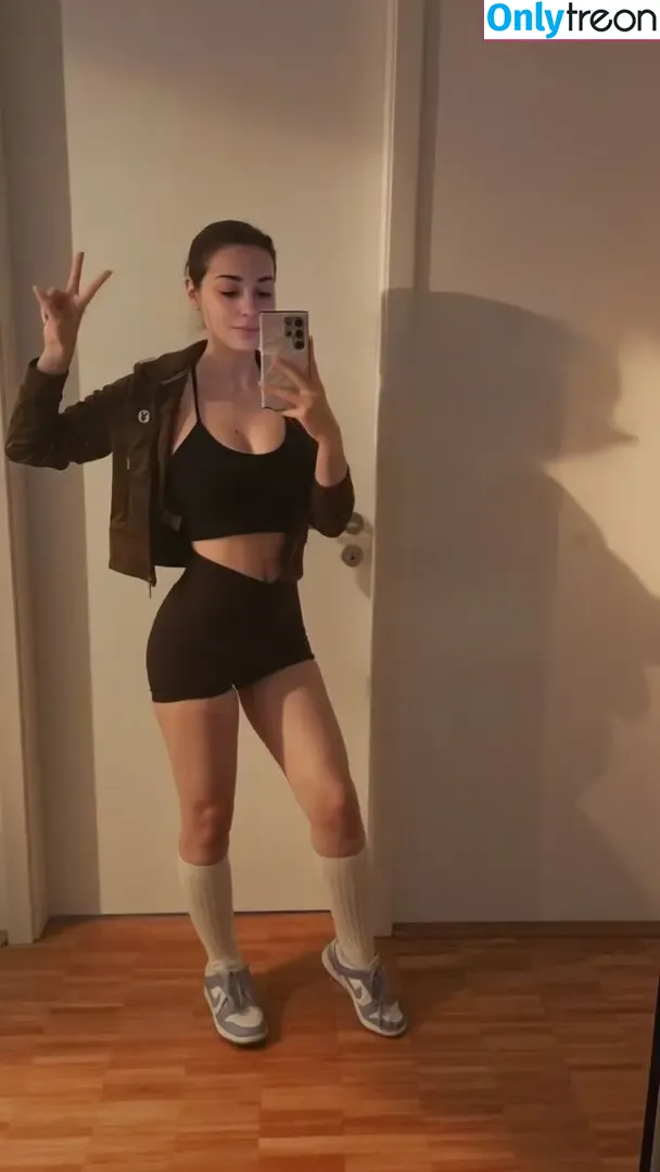 AnniTheDuck nude photo #1623 (AnniTheDuck)