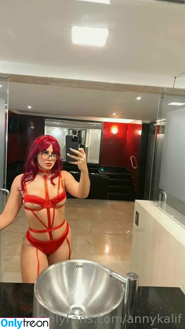 annykalif nude photo #0608 (annakalifa)