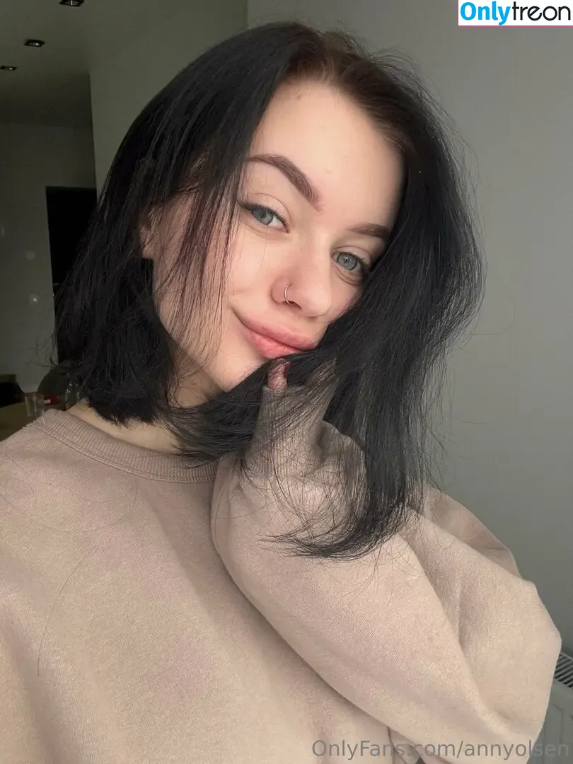 annyolsen nude photo #0014 (annyolsenn)