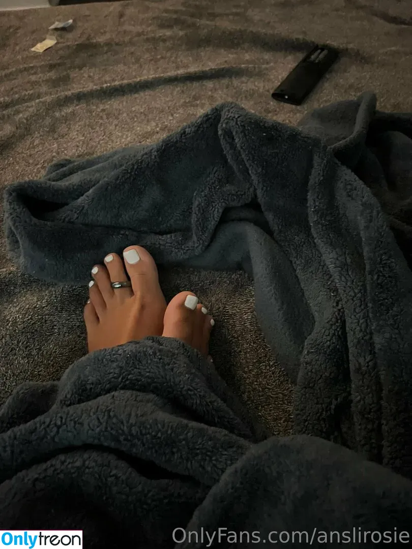 Anslirosie nude photo #0212 (essirose_)