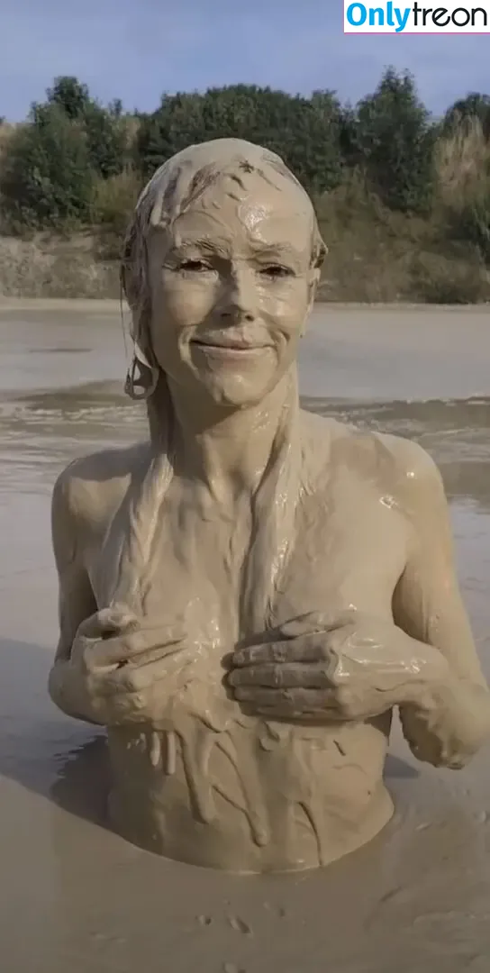 Antje Mönning nude photo #0651 (AntjeMoenning)