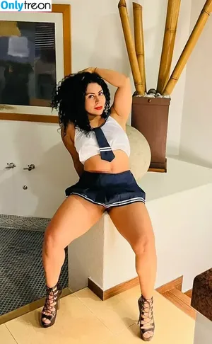 Antonella / antonelaroccuzzo / antonella_a30 / antonella_chinita / antonellakahllo nude photo #0015