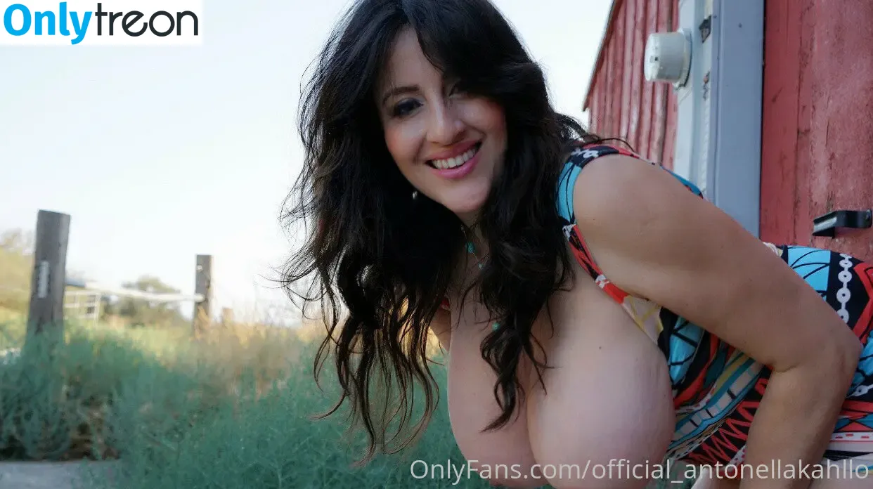 Antonella nude photo #0114 (antonelaroccuzzo / antonella_a30 / antonella_chinita / antonellakahllo)