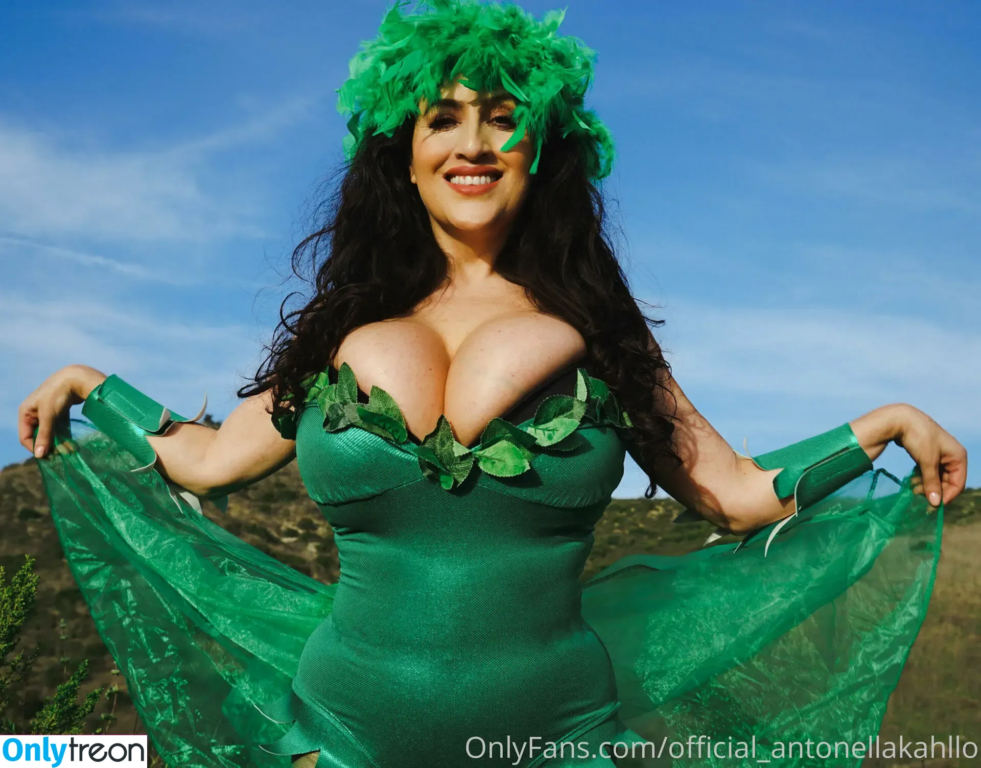 Antonella nude photo #0358 (antonelaroccuzzo / antonella_a30 / antonella_chinita / antonellakahllo)