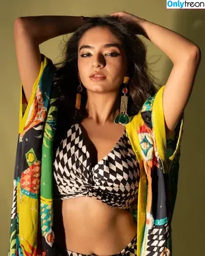 Anushka Sen / anushkasen0408 nude photo #0006
