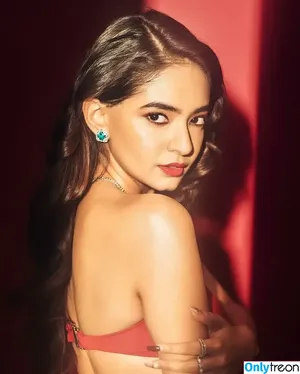 Anushka Sen / anushkasen0408 nude photo #0080