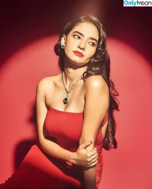 Anushka Sen / anushkasen0408 nude photo #0081
