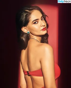 Anushka Sen / anushkasen0408 nude photo #0082