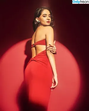 Anushka Sen / anushkasen0408 nude photo #0086