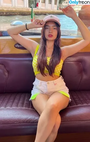 Anushka Sen / anushkasen0408 nude photo #0144