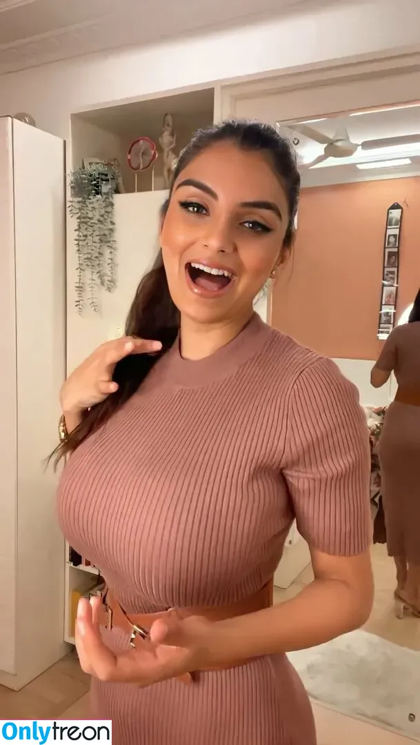 Anveshi Jain nude photo #0057 (anveshi25 / anveshijain)