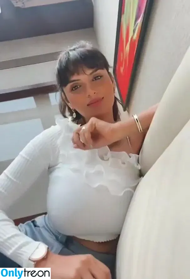 Anveshi Jain nude photo #0183 (anveshi25 / anveshijain)