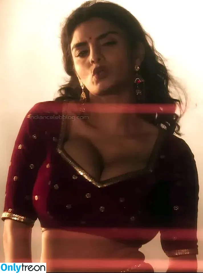 Anveshi Jain nude photo #0225 (anveshi25 / anveshijain)