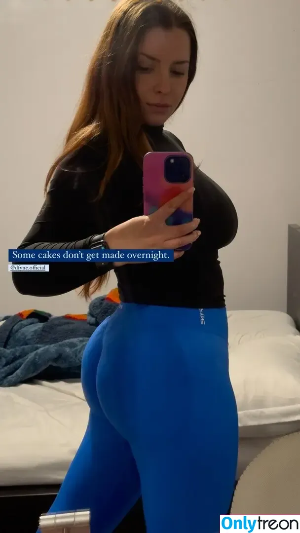 anxhelz nude photo #0011 (anxhelart)