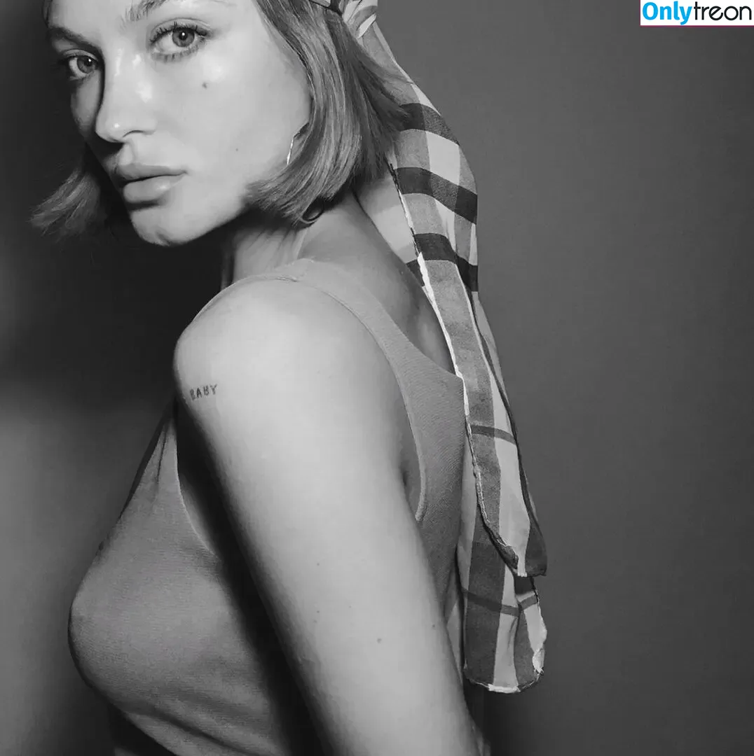 Anya Chernykh nude photo #0046 (Noir Anna / Noirranna)