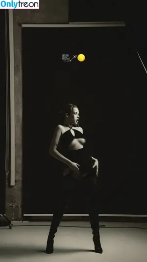  nude photo #0006