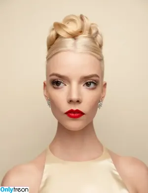 Anya Taylor-Joy / Anya Taylor Joy / anyataylorjoy nude photo #0027