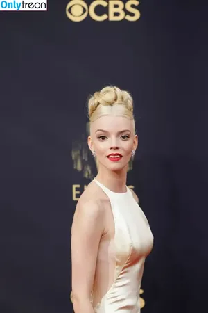 Anya Taylor-Joy / Anya Taylor Joy / anyataylorjoy nude photo #0037