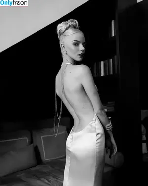 Anya Taylor-Joy / Anya Taylor Joy / anyataylorjoy nude photo #0038