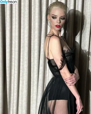 Anya Taylor-Joy / Anya Taylor Joy / anyataylorjoy nude photo #0051