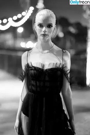 Anya Taylor-Joy / Anya Taylor Joy / anyataylorjoy nude photo #0069