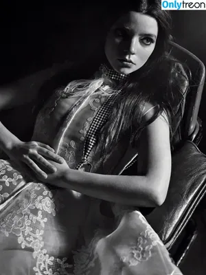 Anya Taylor-Joy / Anya Taylor Joy / anyataylorjoy nude photo #0089