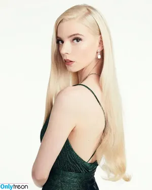 Anya Taylor-Joy / Anya Taylor Joy / anyataylorjoy nude photo #0103