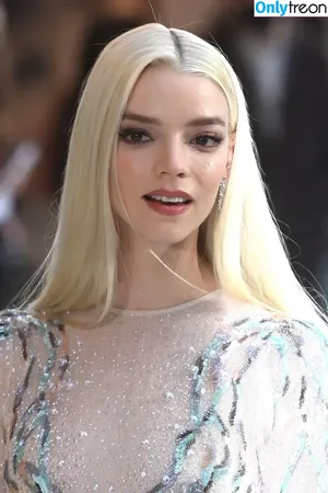 Anya Taylor-Joy / Anya Taylor Joy / anyataylorjoy nude photo #0127