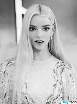 Anya Taylor-Joy / Anya Taylor Joy / anyataylorjoy nude photo #0131