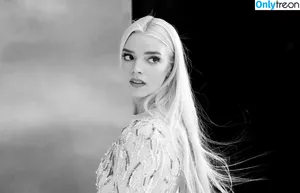 Anya Taylor-Joy / Anya Taylor Joy / anyataylorjoy nude photo #0134