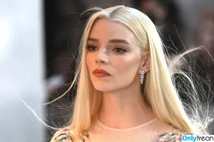 Anya Taylor-Joy / Anya Taylor Joy / anyataylorjoy nude photo #0136