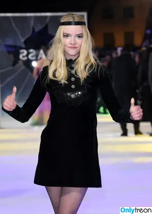Anya Taylor-Joy / Anya Taylor Joy / anyataylorjoy nude photo #0159