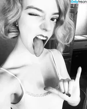 Anya Taylor-Joy / Anya Taylor Joy / anyataylorjoy nude photo #0323