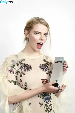 Anya Taylor-Joy / Anya Taylor Joy / anyataylorjoy nude photo #0370