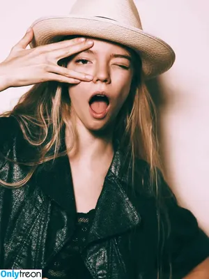 Anya Taylor-Joy / Anya Taylor Joy / anyataylorjoy nude photo #0397