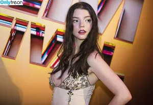 Anya Taylor-Joy / Anya Taylor Joy / anyataylorjoy nude photo #0440