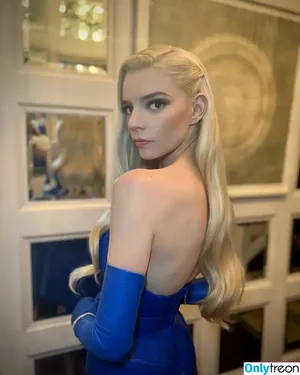 Anya Taylor-Joy / Anya Taylor Joy / anyataylorjoy nude photo #0484