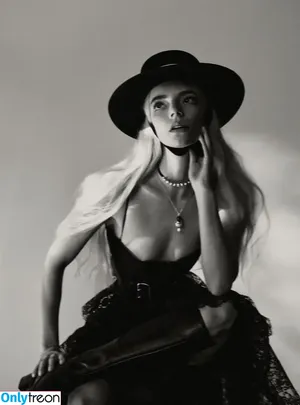 Anya Taylor-Joy / Anya Taylor Joy / anyataylorjoy nude photo #0500