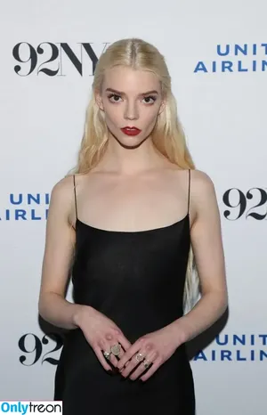 Anya Taylor-Joy / Anya Taylor Joy / anyataylorjoy nude photo #0532