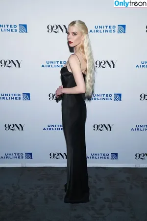 Anya Taylor-Joy / Anya Taylor Joy / anyataylorjoy nude photo #0533