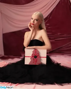 Anya Taylor-Joy / Anya Taylor Joy / anyataylorjoy nude photo #0566